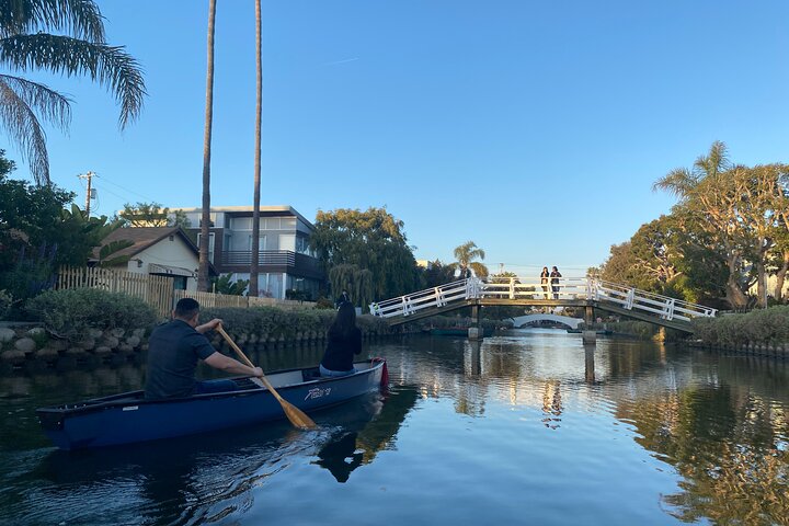 Canoe 1-Hour Rental On The Venice Canals - thumb 0