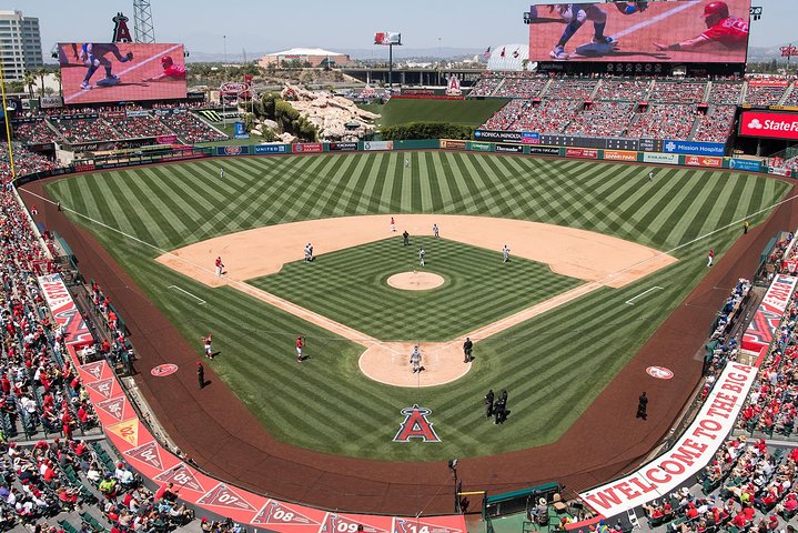 Orange County Private Transfers: To Anaheim Resort. - thumb 1