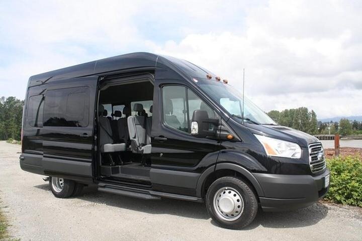 Private Round Trip Transfer In Denver International Airport (DEN) - thumb 1