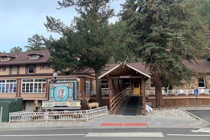 Glacier Hiking & Geothermal Cave Pools + Pictures Day Tour In Idaho Springs - thumb 3