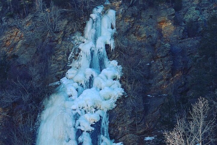 Red Rocks, Dinosaur Tracks, & Gold Mine Full-Day Tour - thumb 1