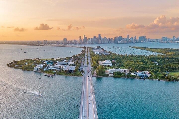 30-Minute Miami Beach Private Plane Tour - thumb 1
