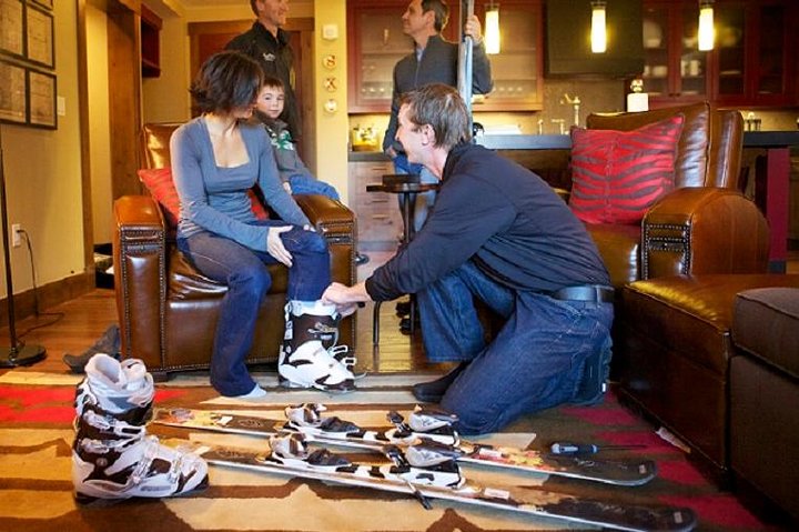 Breckenridge Premium Snowboard Rental Including Delivery - thumb 1
