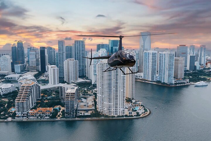 30 Minute Private Luxury Helicopter Sightseeing Tour Of Miami - thumb 3