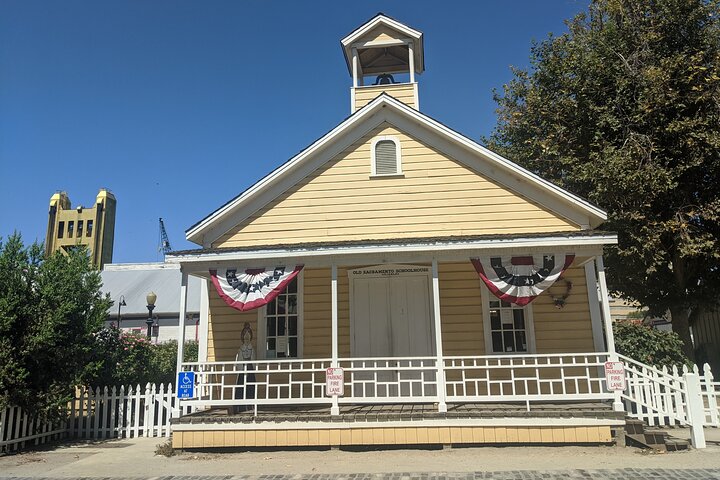 Old Sacramento Scavenger Hunt Walking Tour And Game - thumb 5