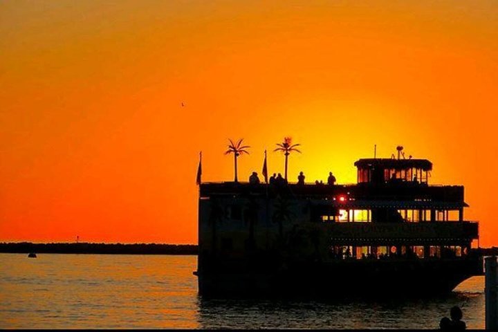 Calypso Breeze Tropical Party Cruise - thumb 5