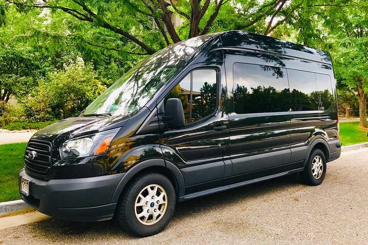 Private Car Service From Aspen Or Snowmass To Denver Int'l Airport (DEN) - thumb 1