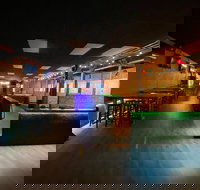 AXE Throwing - Hotels Santiago