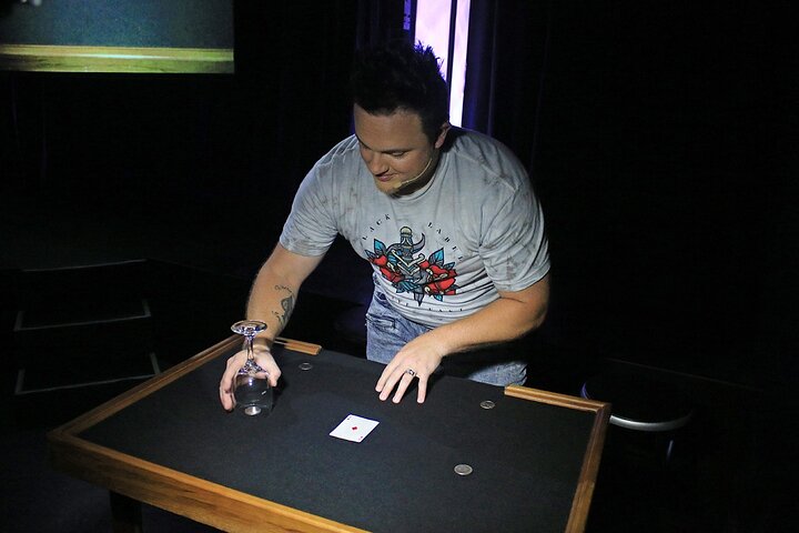 The MAXIMUM MAGIC Show Starring Noah & Heather Wells - thumb 2