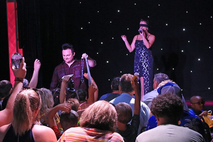 The MAXIMUM MAGIC Show Starring Noah & Heather Wells - thumb 4