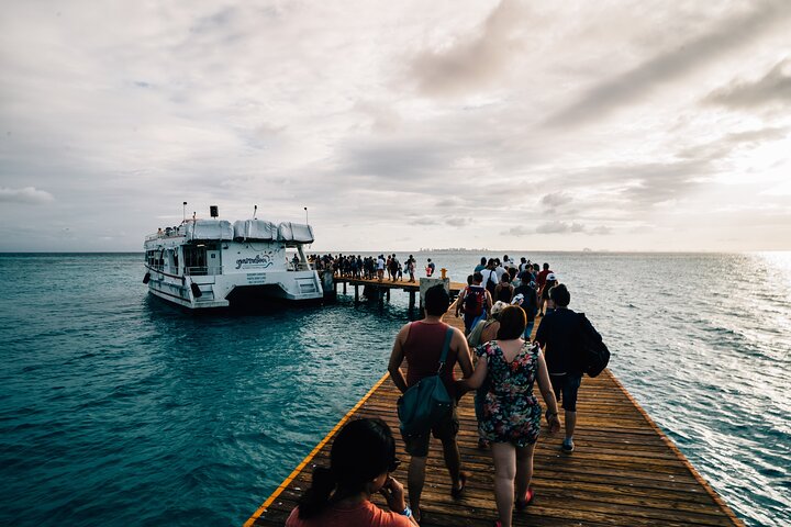 3-Hour Miami South Beach Dock Party On A Yacht With Open Bar And DJ - thumb 4