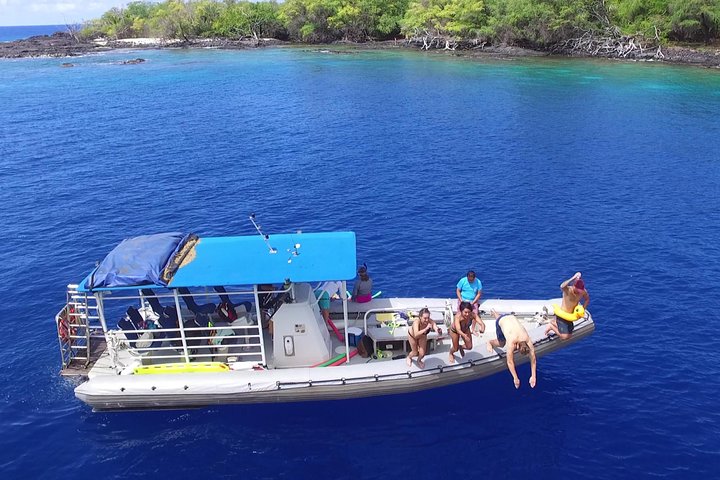 CAPTAIN COOK SNORKELING CRUISES 11:45am SNORKEL & DOLPHIN TOUR - Kealakekua Bay - thumb 4
