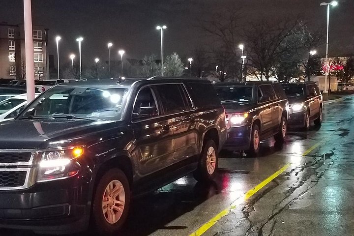 Private SUV Transfer Between O'Hare Airport & Downtown Milwaukee WI - thumb 1