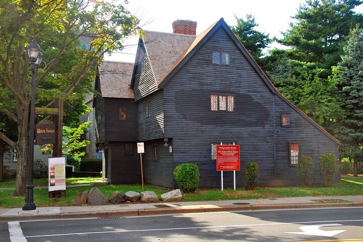 Salem Scavenger Hunt: Salem Ghost Hunt! - thumb 1