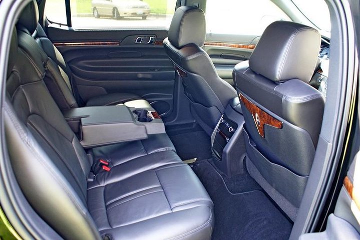 Midway Airport (Greet & Meet) To Chicago, Luxury Private Sedan, All Inclusive - thumb 1