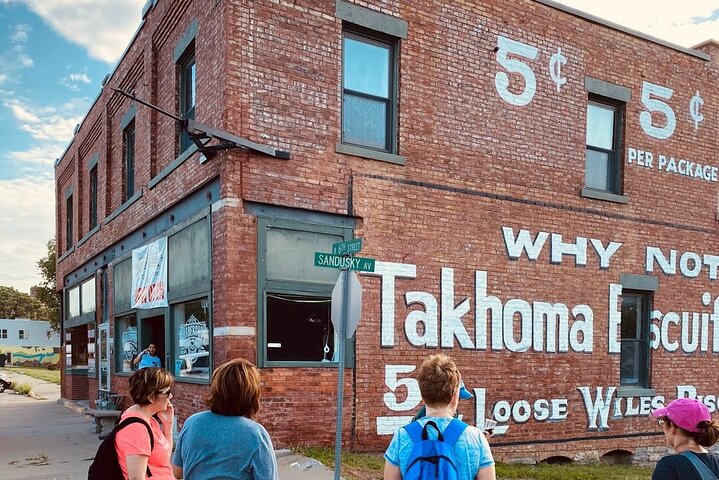 Strawberry Hill And Downtown KCK Hike - thumb 3