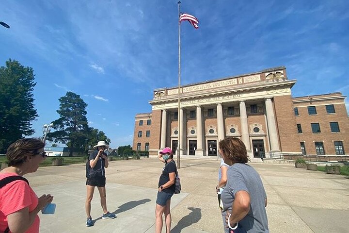 Strawberry Hill And Downtown KCK Hike - thumb 5