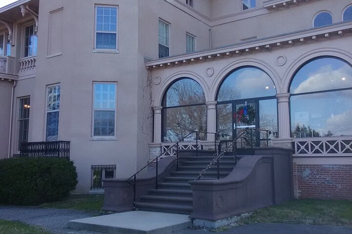 Johns Hopkins History Review - thumb 3