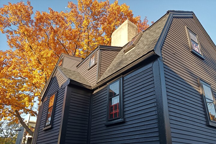 Inside The Daniels House - thumb 2