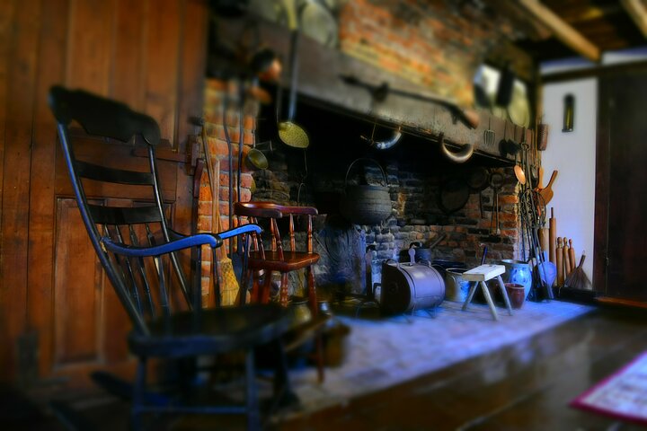 Inside The Daniels House - thumb 5