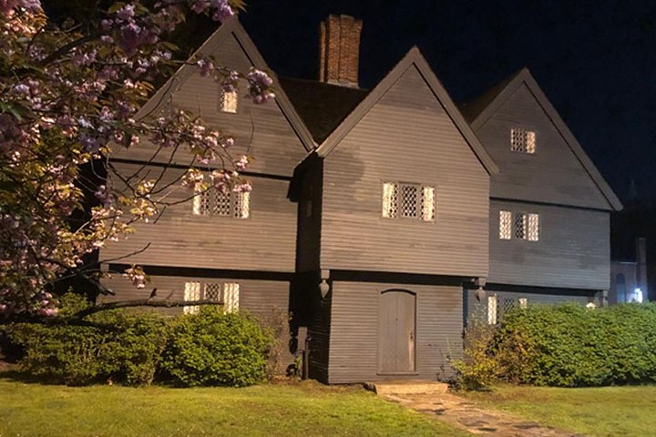 Haunted History Of Salem Guided Walking Tour - thumb 2