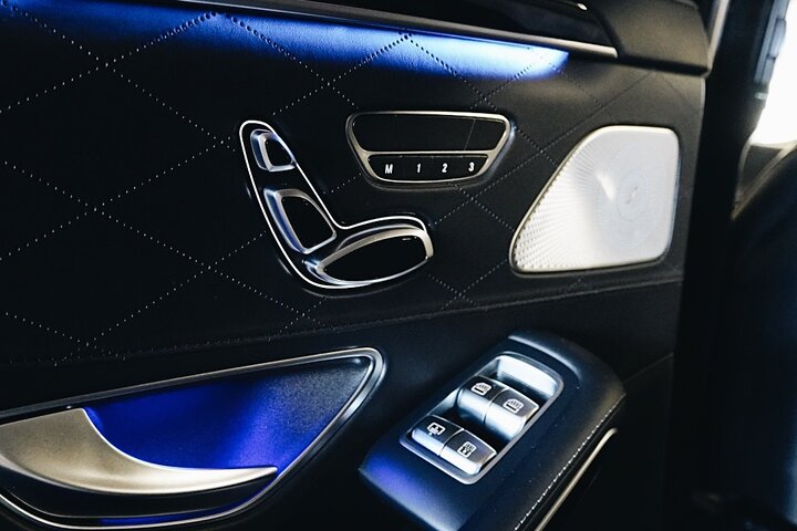 Baton Rouge To New Orleans Chauffeur Driven Transport By Executive Sedan - thumb 1