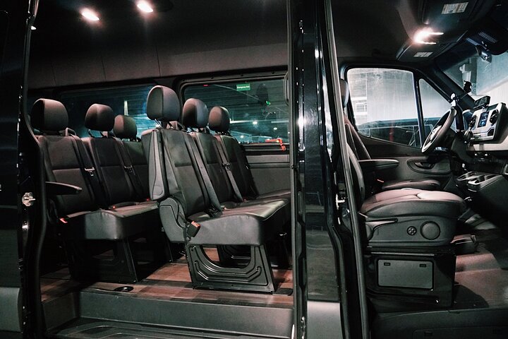 Baton Rouge To New Orleans Chauffeur Driven Transport By Private Van - thumb 1