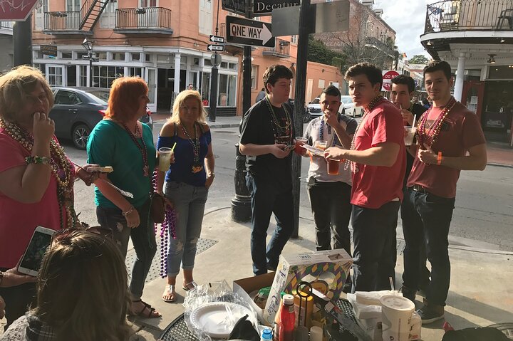 New Orleans Jingle Bells, Booze, History, Paranormal And Voodoo Walking Tour - thumb 3