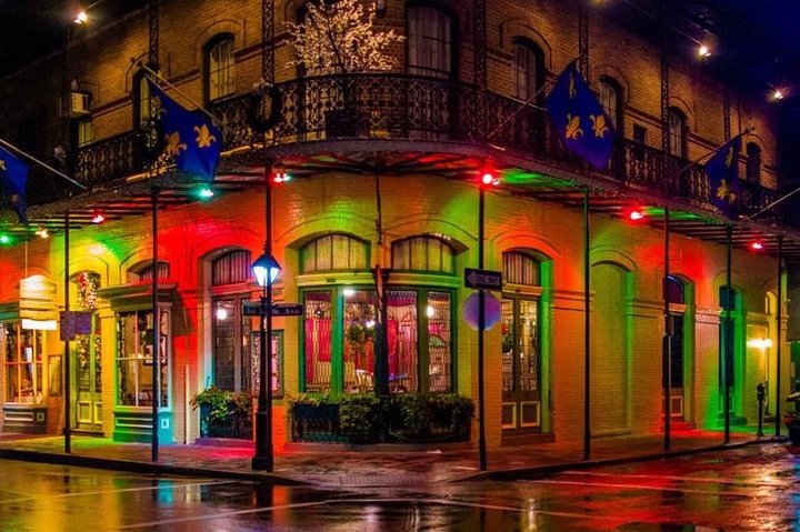 New Orleans Jingle Bells, Booze, History, Paranormal And Voodoo Walking Tour - thumb 5