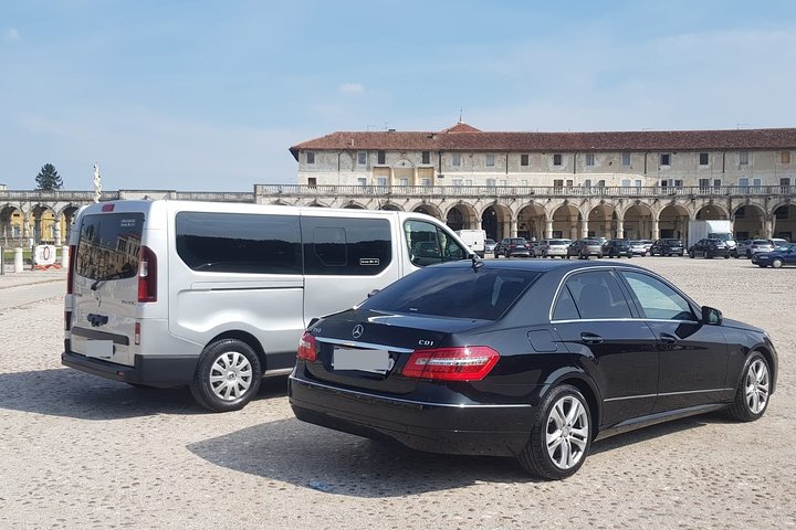 Kansas Airport (MCI) To Kansas City Hotel Or Address - Arrival Private Transfer - thumb 2