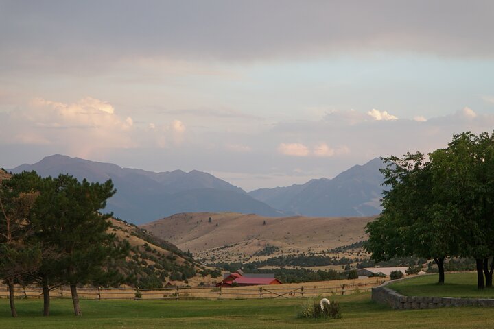 Sit & Sip By The Fire Pit - thumb 1