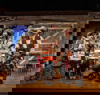 WhoDunnit Hoedown Murder Mystery Dinner Show in Branson - Students Accommodation