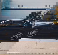 Arrival Private Transfer Newark Airport EWR to New York in Business Car - Students Accommodation