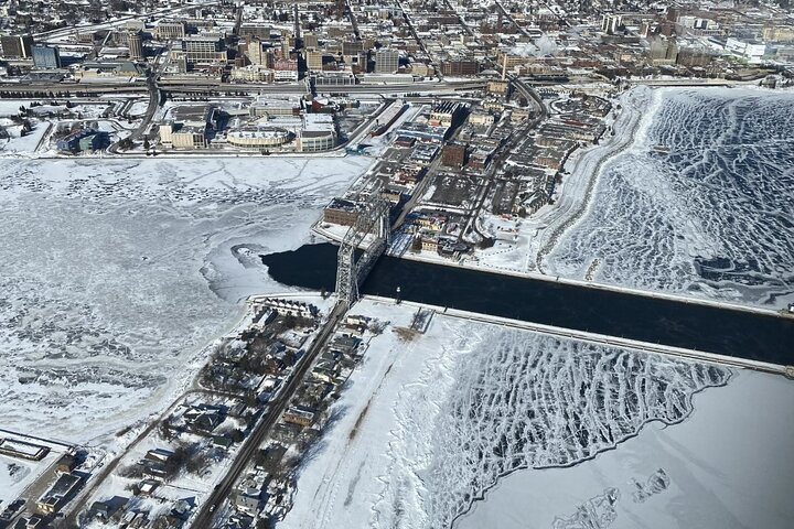 60-Mile Ultimate Helicopter Tour Over Duluth And Lake Superior's North Shore - thumb 3