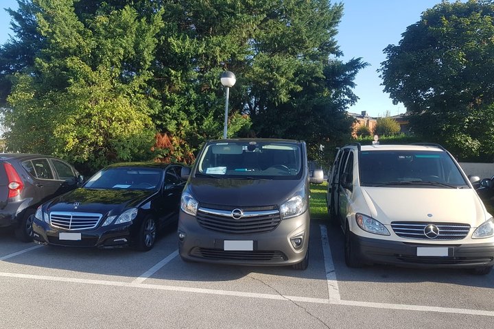 Newark International Airport (EWR) To Washington - Round-Trip Private Transfer