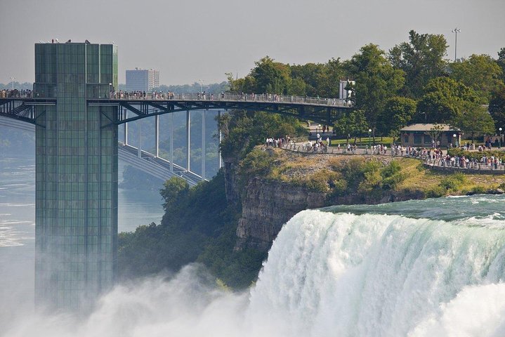 Private Transfer: Buffalo Intâ€™l Airport (BUF) To Niagara Falls, ON - thumb 1