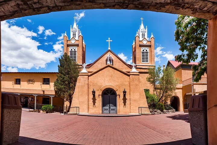 Private Romantic Walking Tour In Albuquerque - thumb 4