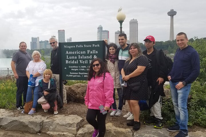 Niagara Falls Small Group Walking Tour - thumb 4