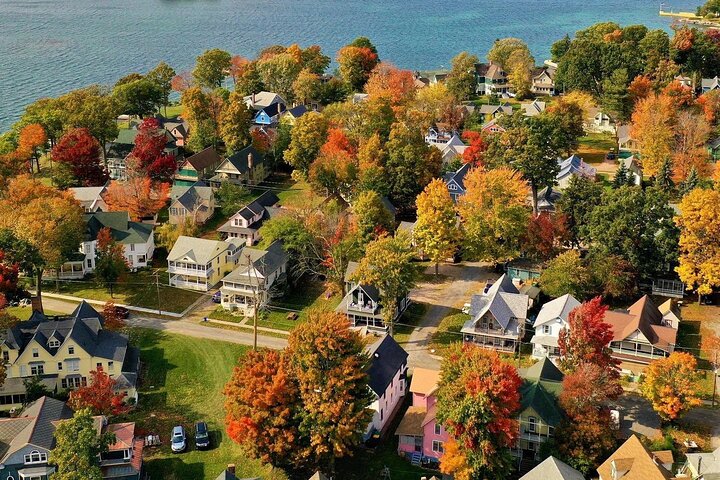 Fall Foliage On The St. Lawrence River - Islands, Lighthouses And Castle Tour - thumb 0