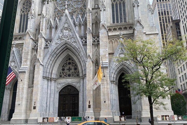 Ice Skating At The Rink At Rockefeller Center Plus St Patrick's Cathedral Tour - thumb 5