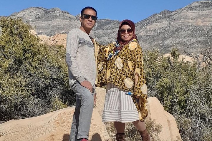 Red Rock Canyon Tour W/Private Option (2-6 People) - thumb 0