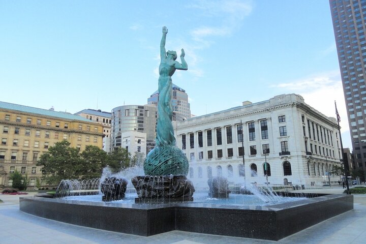 Cleveland Scavenger Hunt: A Ball Round The Mall - thumb 4