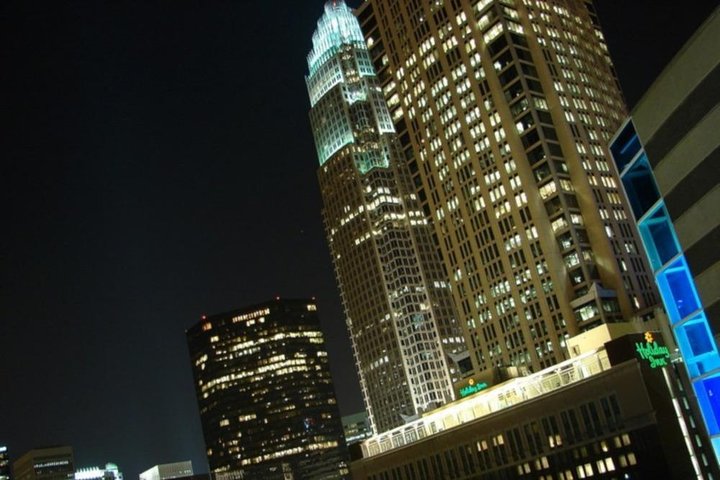 Charlotte Bar Hunt: Uptown Charlotte Showdown - thumb 1
