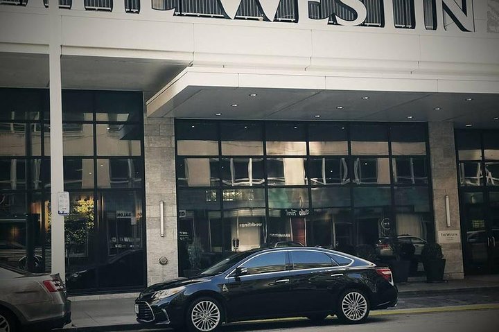 CLE Airport Transfer To Downtown Cleveland - thumb 1