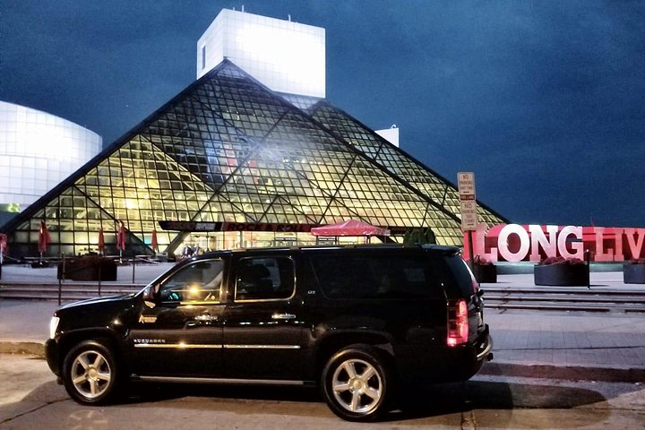CLE Airport Transfer To Downtown Cleveland - thumb 2