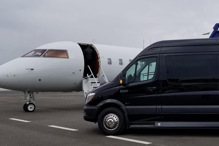 CLE Airport Transfer To Downtown Cleveland - thumb 5