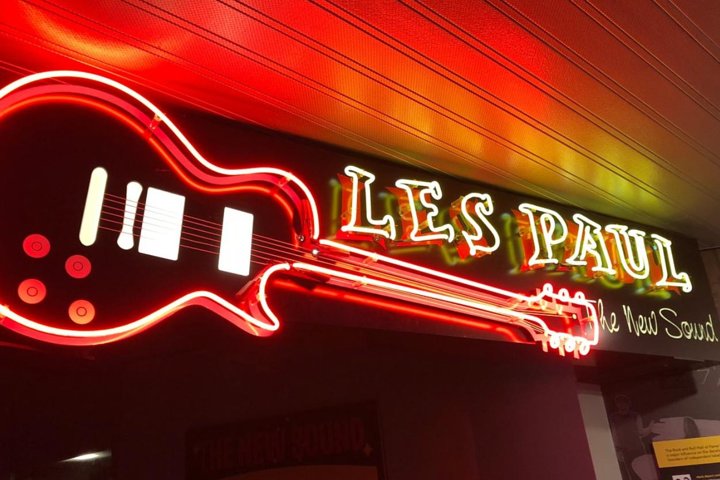 Rock And Roll Hall Of Fame Admission In Cleveland - thumb 2