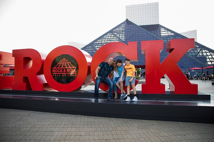Rock And Roll Hall Of Fame Admission In Cleveland - thumb 3