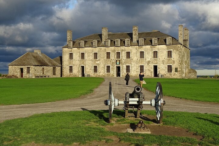 Small Group Tour To Niagara Falls And Old Fort Niagara - thumb 0