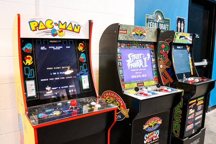 Axe Throwing - thumb 0